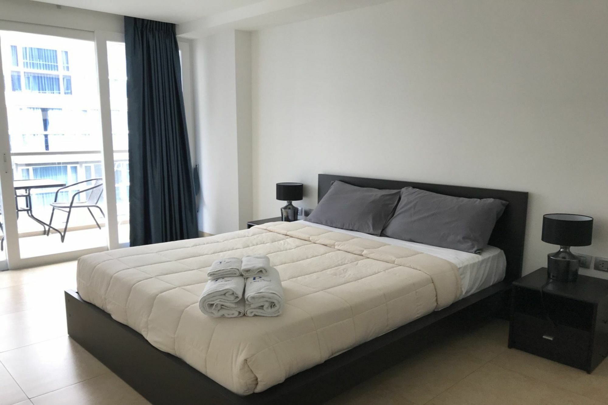 Uplus Avenue Residence Pattaya Buitenkant foto