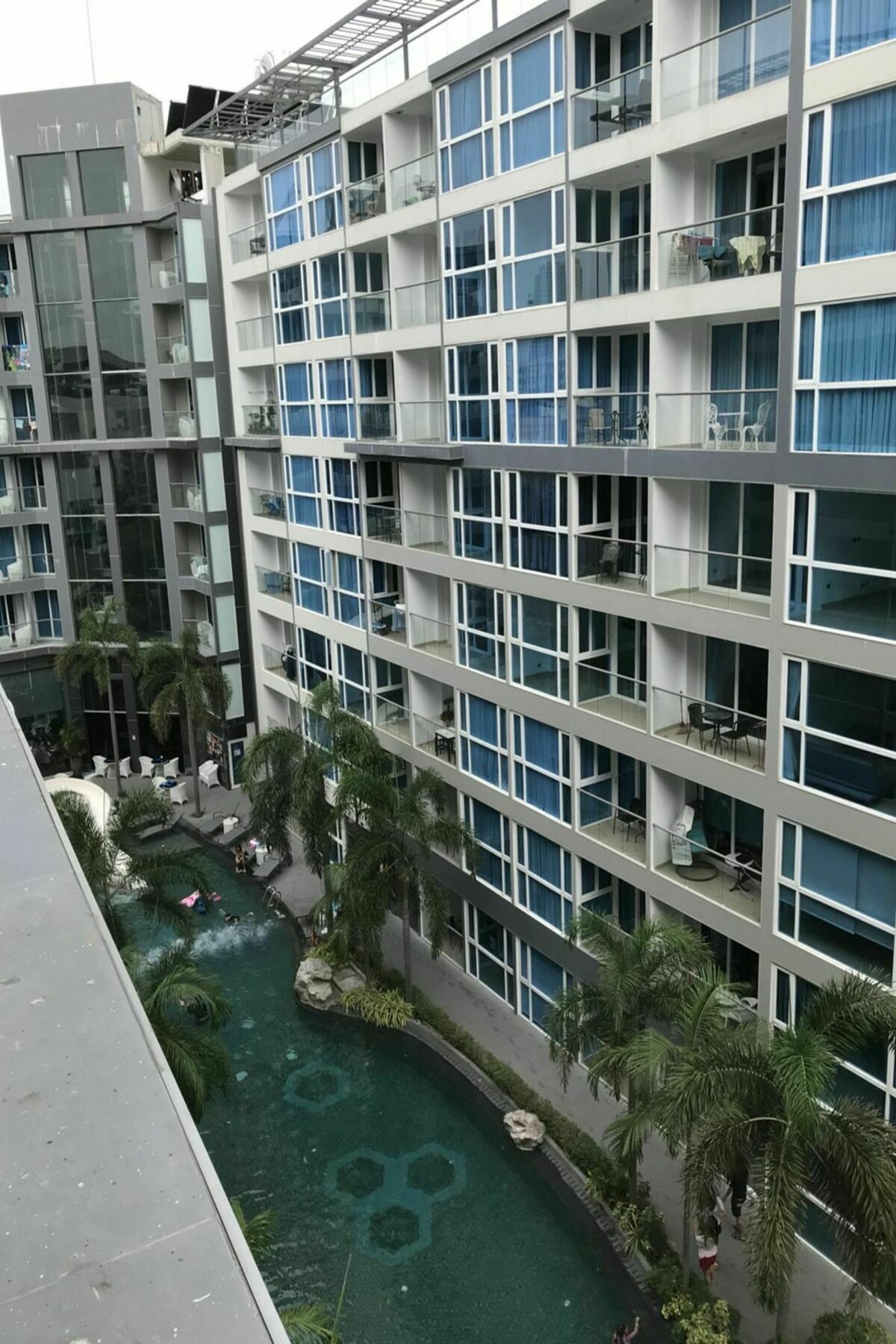 Uplus Avenue Residence Pattaya Buitenkant foto