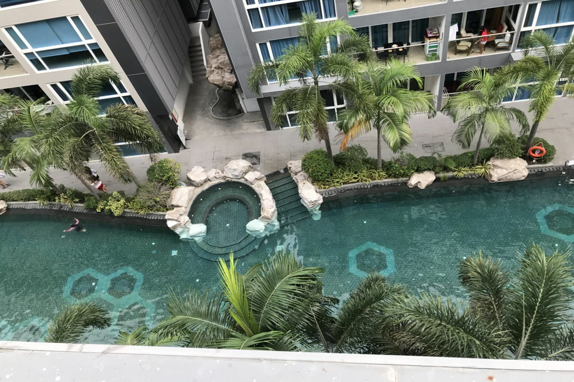 Uplus Avenue Residence Pattaya Buitenkant foto